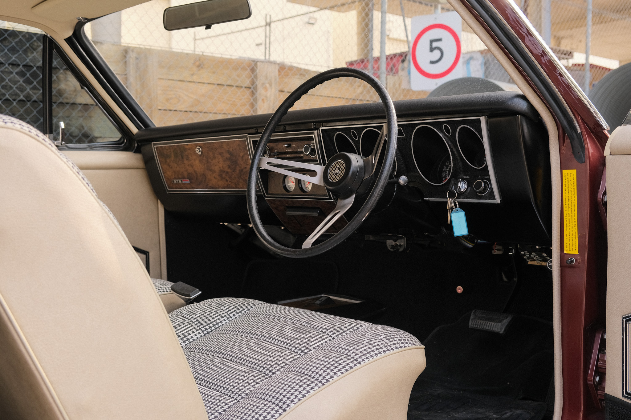 Holden Monaro interior and dashboard